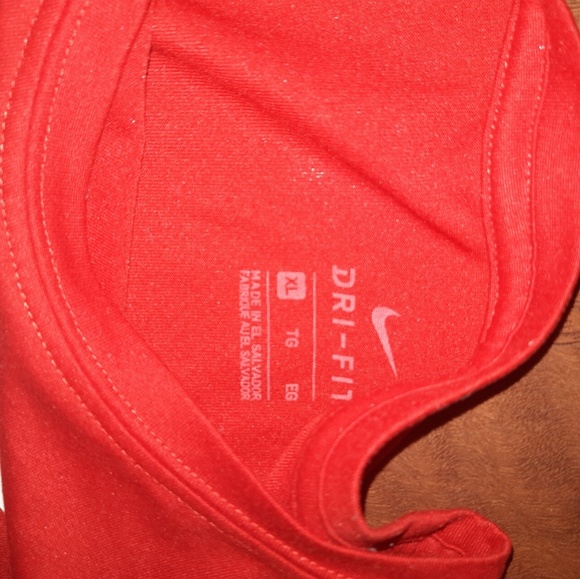 Nike shirts - Picture 7 of 8